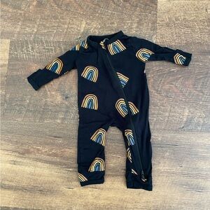 *LIKE NEW* Kyte Baby black rainbow romper | newborn